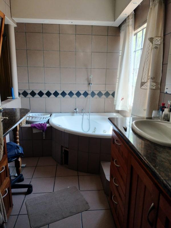 6 Bedroom Property for Sale in Brits North West